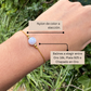Pulsera de calcedonia en la muñeca – estilo delicado con significado