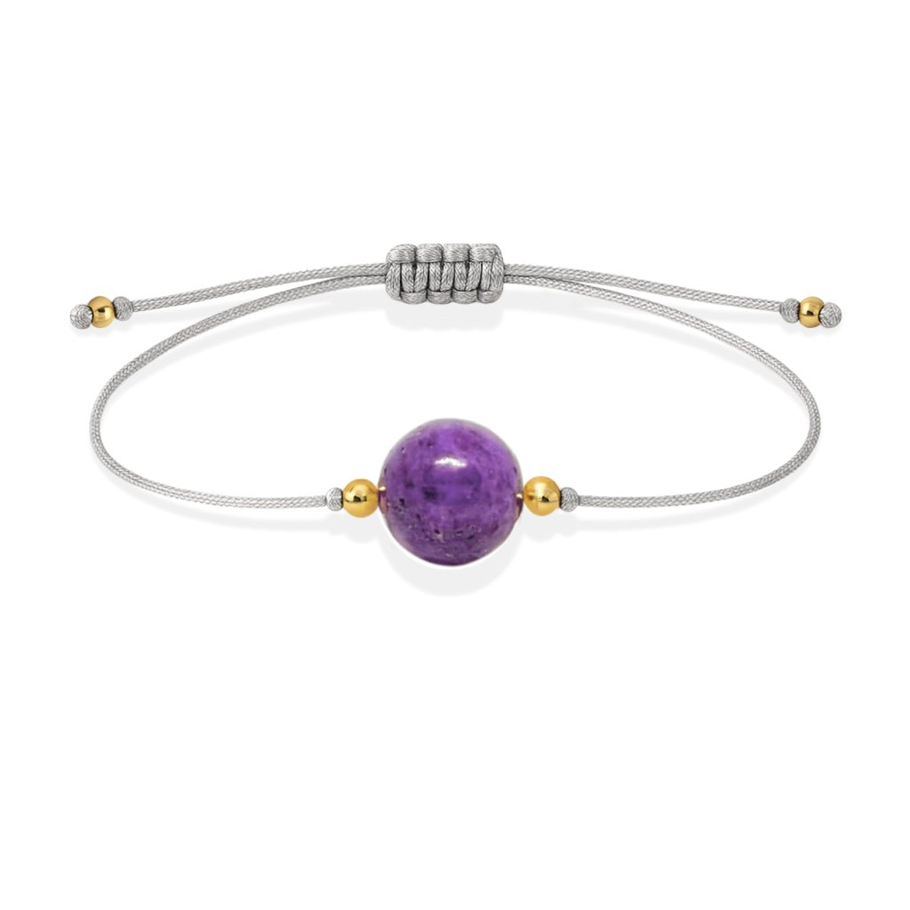 Pulsera de fosfosiderita natural con hilo plateado y balines en oro de 18 quilates.